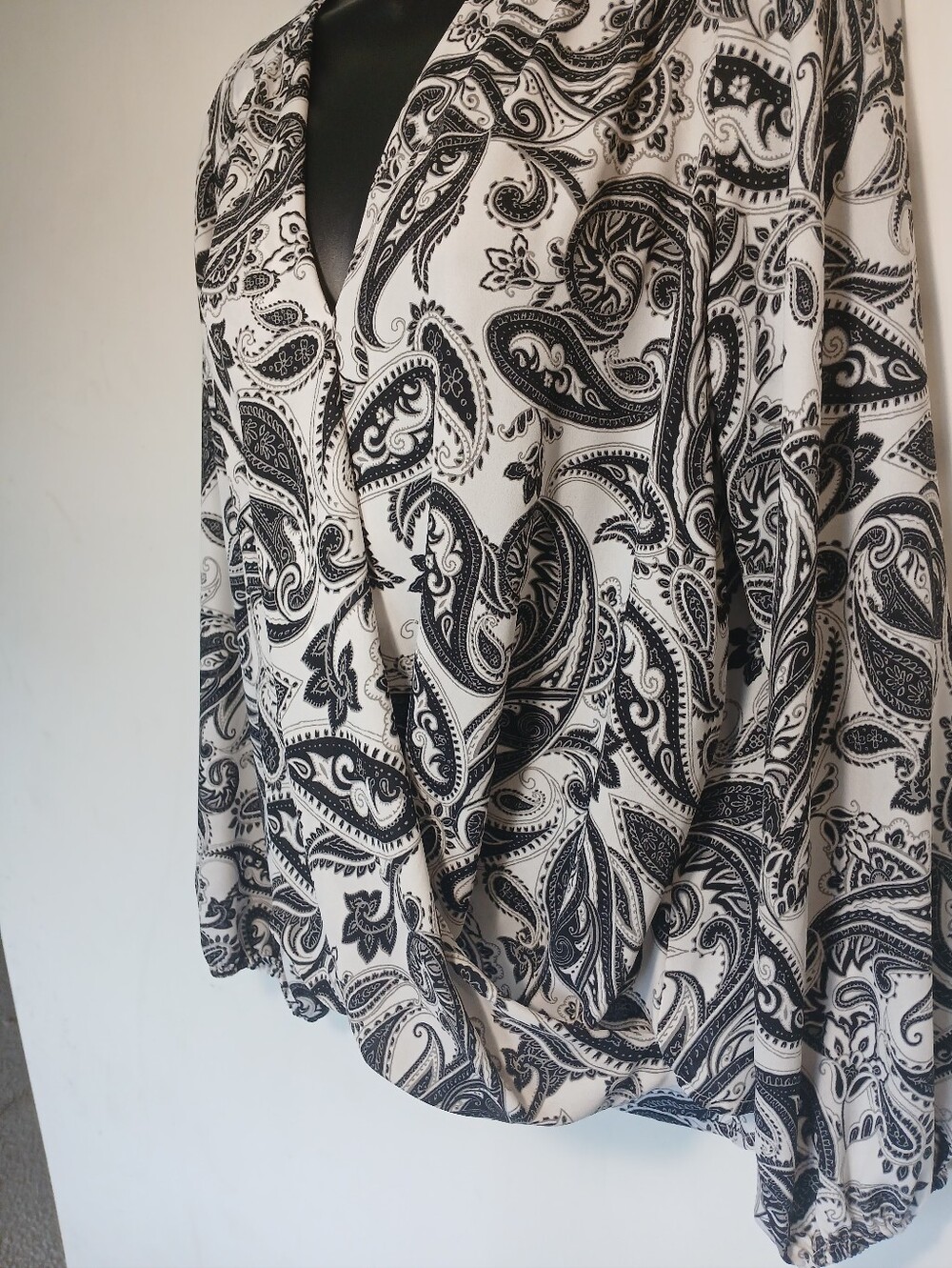INC International Concepts Black & White Paisley Wrap Blouse - Picture 7 of 9
